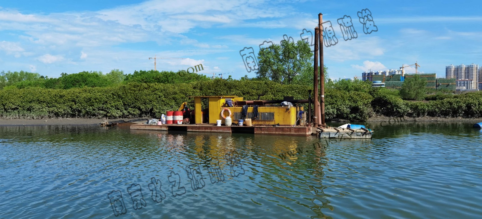 绞吸船清淤施工4.jpg 绞吸船清淤施工4.jpg