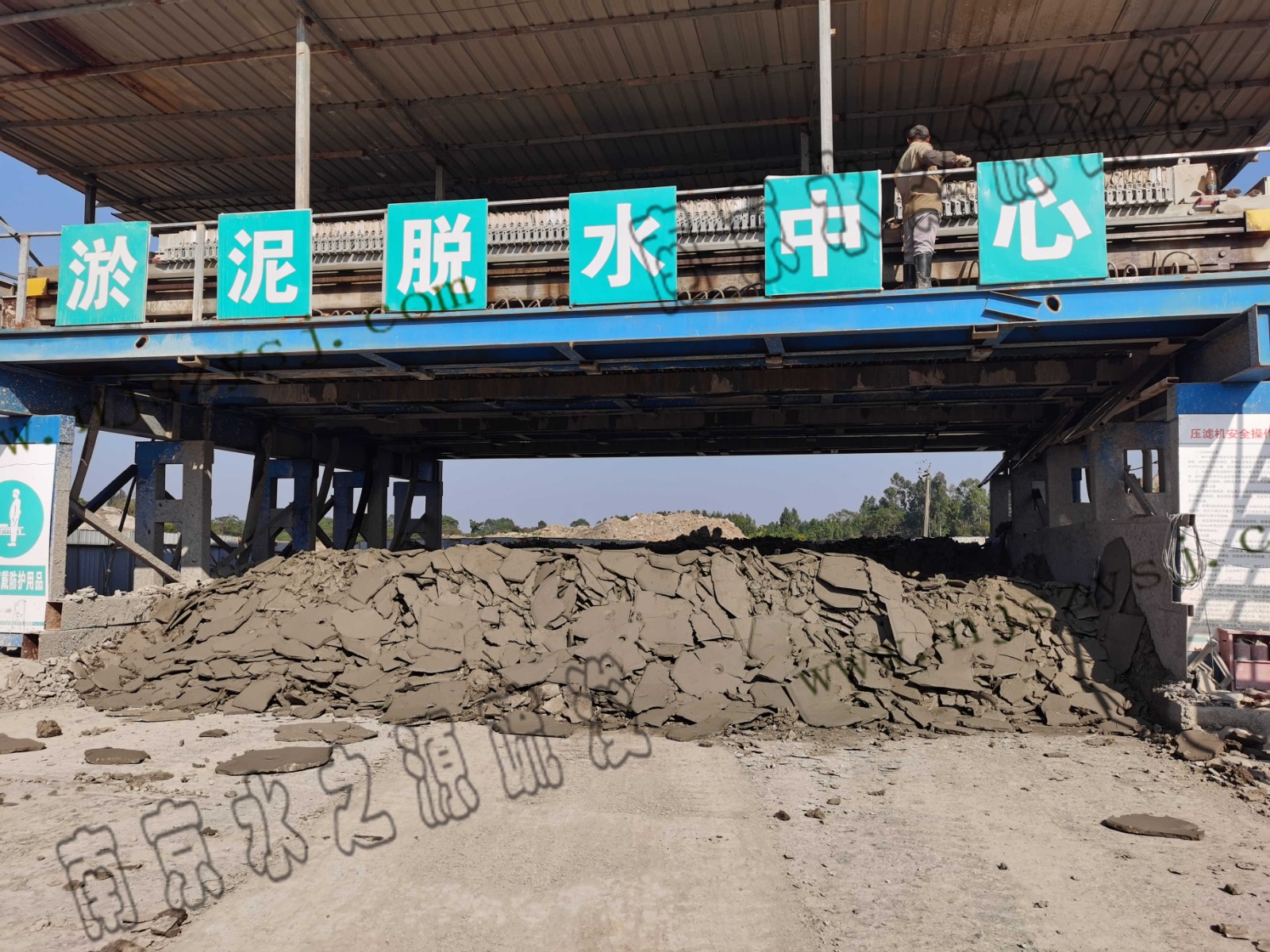 板框式压滤机脱水干化11.jpg 板框式压滤机脱水干化11.jpg